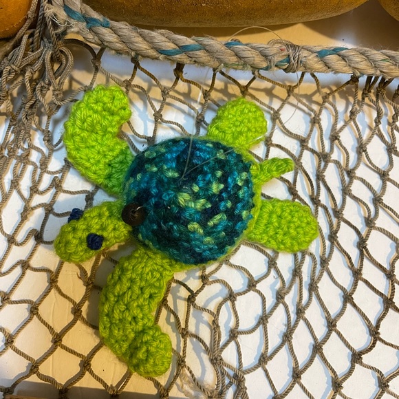 Crochet  Green & Blue Lava Bead Essential Oil Diffuser Sea Turtle Ornament SK - Picture 1 of 5